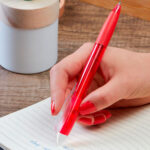 Bolígrafo Praban Rojo, construye relaciones sólidas con clientes a través de regalos personalizados