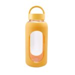 Regalos corporativos con atención especial en los detalles de impresión, cilindro de vidrio idara amarillo