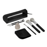 Soluciones simples en artículos promocionales para mantener presencia, set de brochas romina negro