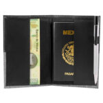 Detalles y regalos corporativos con valor práctico y presentación profesional, porta pasaporte broome negro