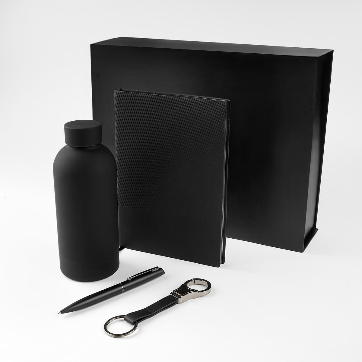 SET-028 Set notte, modelos versátiles de merchandising empresarial con estilo