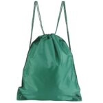 Bolsa-mochila prisma verde, productos promocionales de uso cotidiano que mantienen viva la identidad de tu marca