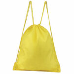 Escoge entre miles de artículos promocionales y date cuenta del impulso de tu negocio, bolsa-mochila prisma amarillo