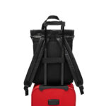 Merchandising empresarial pensado para mantener una imagen profesional, mochila friska negro