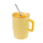 Taza coraline amarillo, diseños funcionales que refuerzan la identidad institucional