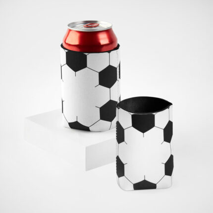 Contamos con artículos publicitarios con diseño funcional y elegancia, porta latas soccer
