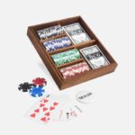 Regalos empresariales que reflejan cordialidad y compromiso con el cliente, set de poker saurus