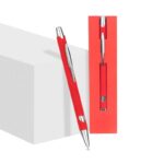 Bolígrafo metálico eros rojo, merchandising empresarial que mantiene sincronía entre marca y objetivo