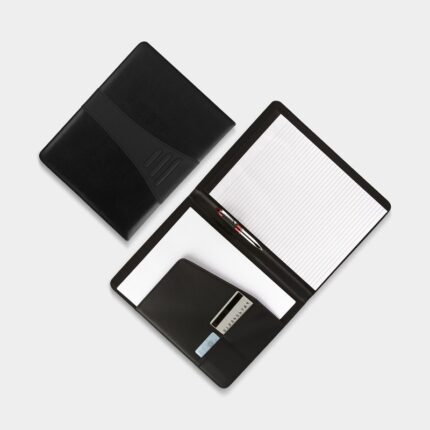 Merchandising empresarial que proyecta orden, calidad y constancia visual, carpeta century