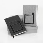 Libreta barcelona artículos de merchandising empresarial con presentación refinada y empaque profesional